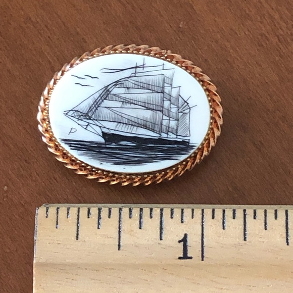Verna Scrimshaw Ship Brooch - Old Sailing Ship - Picture 4 of 4